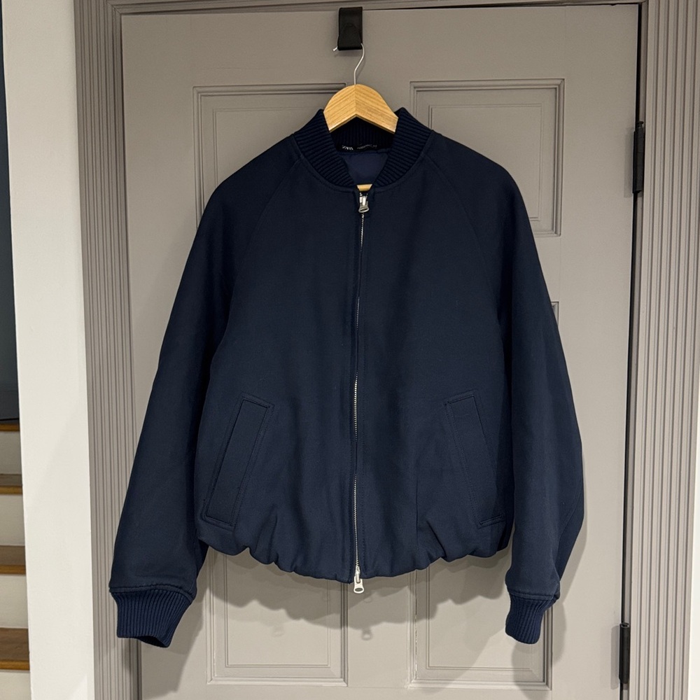 Zara Men’s balloon-fit bomber jacket-size S (Brand New without tag)